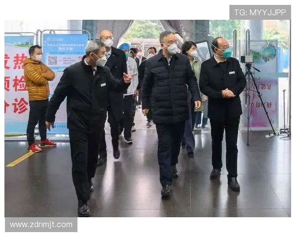 球员暖心安慰篮协主席衣室落泪